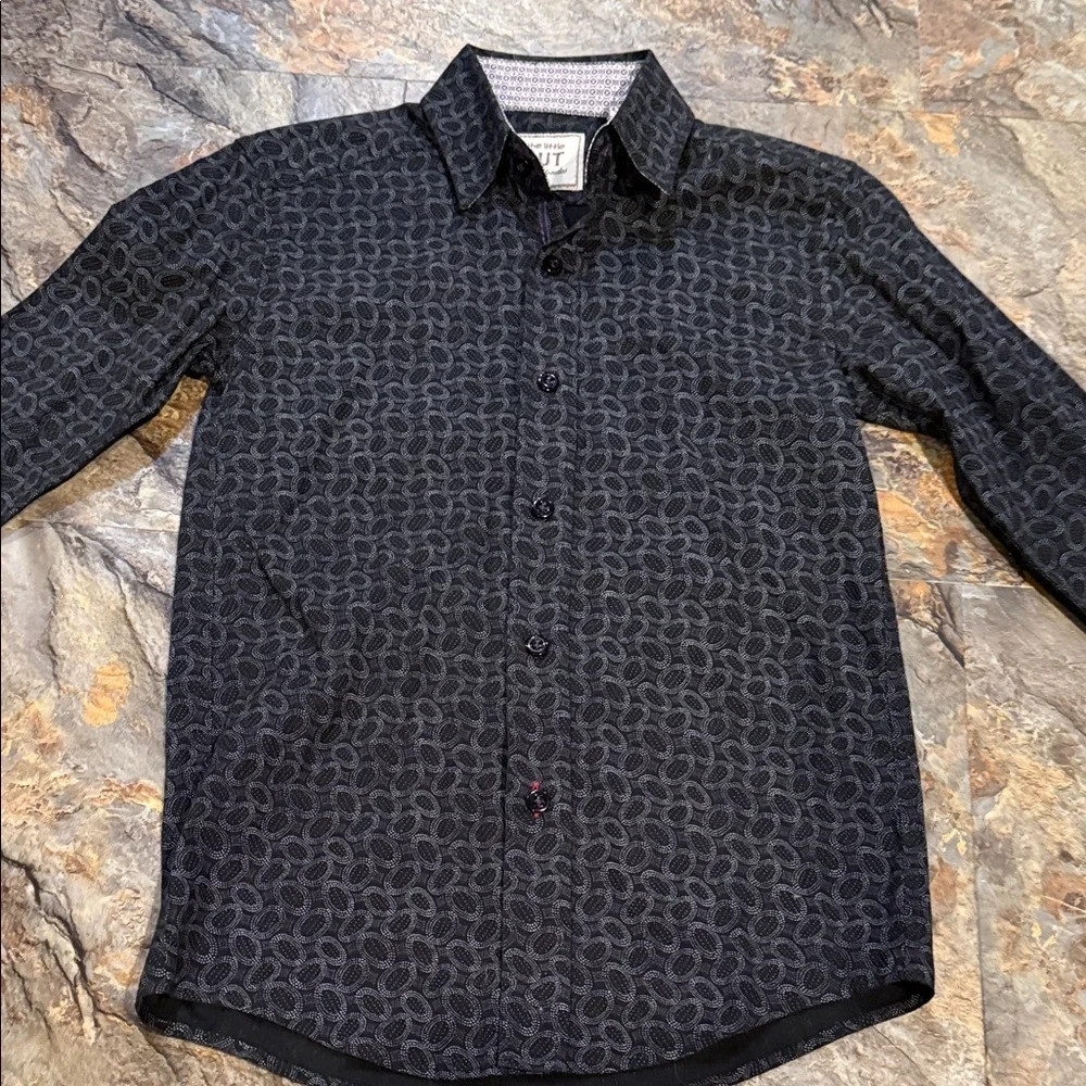 Boys size 6 dress shirt